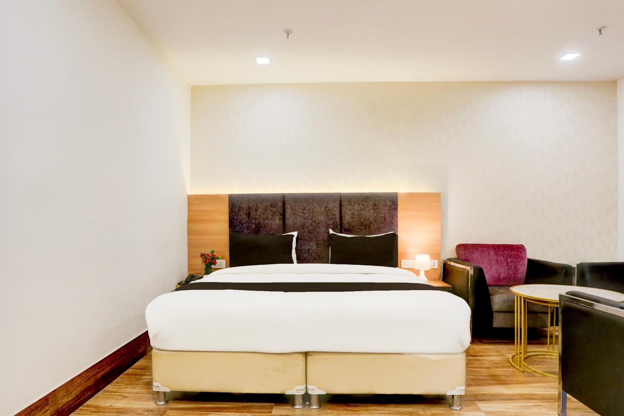 Palette Calista Premium Resort Samalkha Bagian luar foto