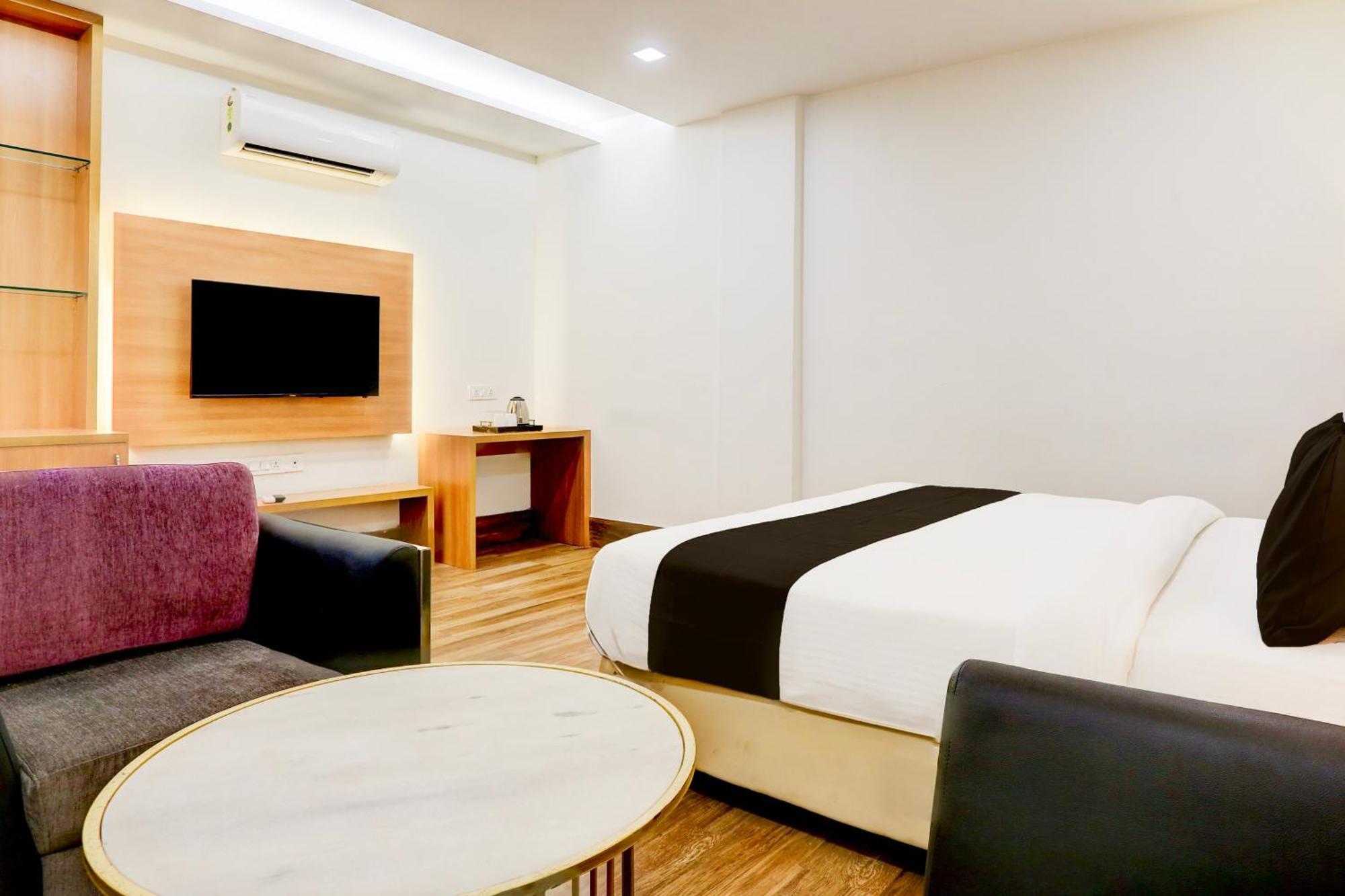 Palette Calista Premium Resort Samalkha Bagian luar foto